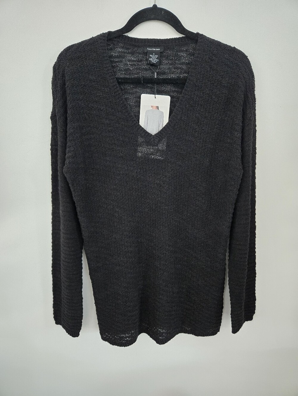 Calvin Klein Jeans Black Textured V-Neck Pullover Sweater. Size Medium. New.
